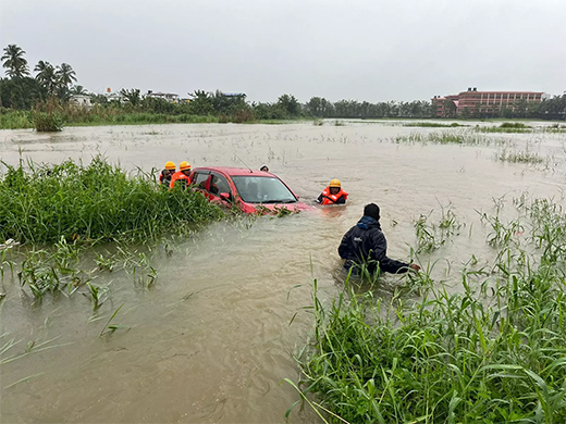 Car drown in flood